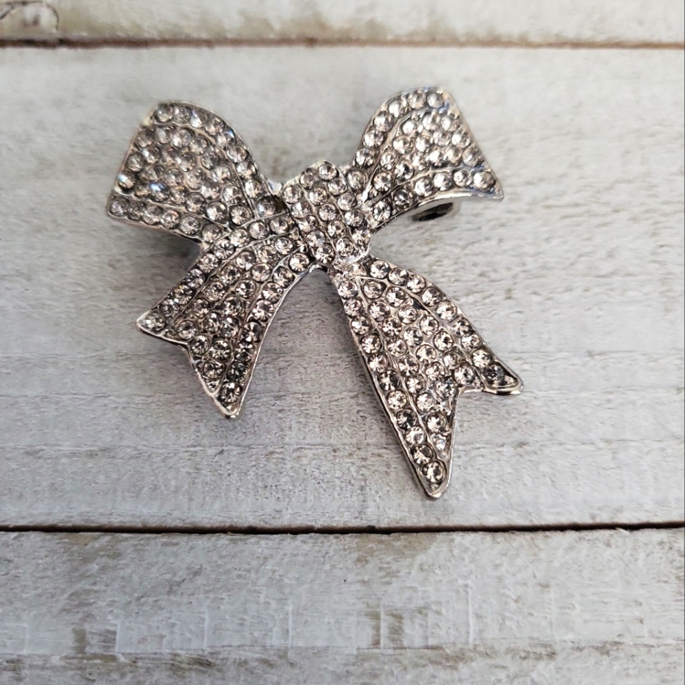 Silvertone Bow Brooch